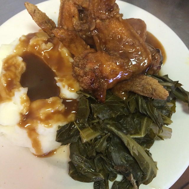 Js Cafe Detroit Soul Food Chicken Wings Gravy Greens